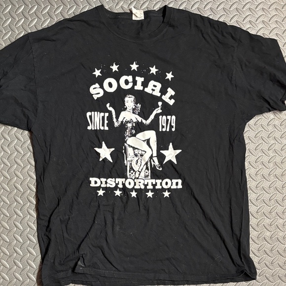 Black Graphic T-Shirt - Picture 1 of 2